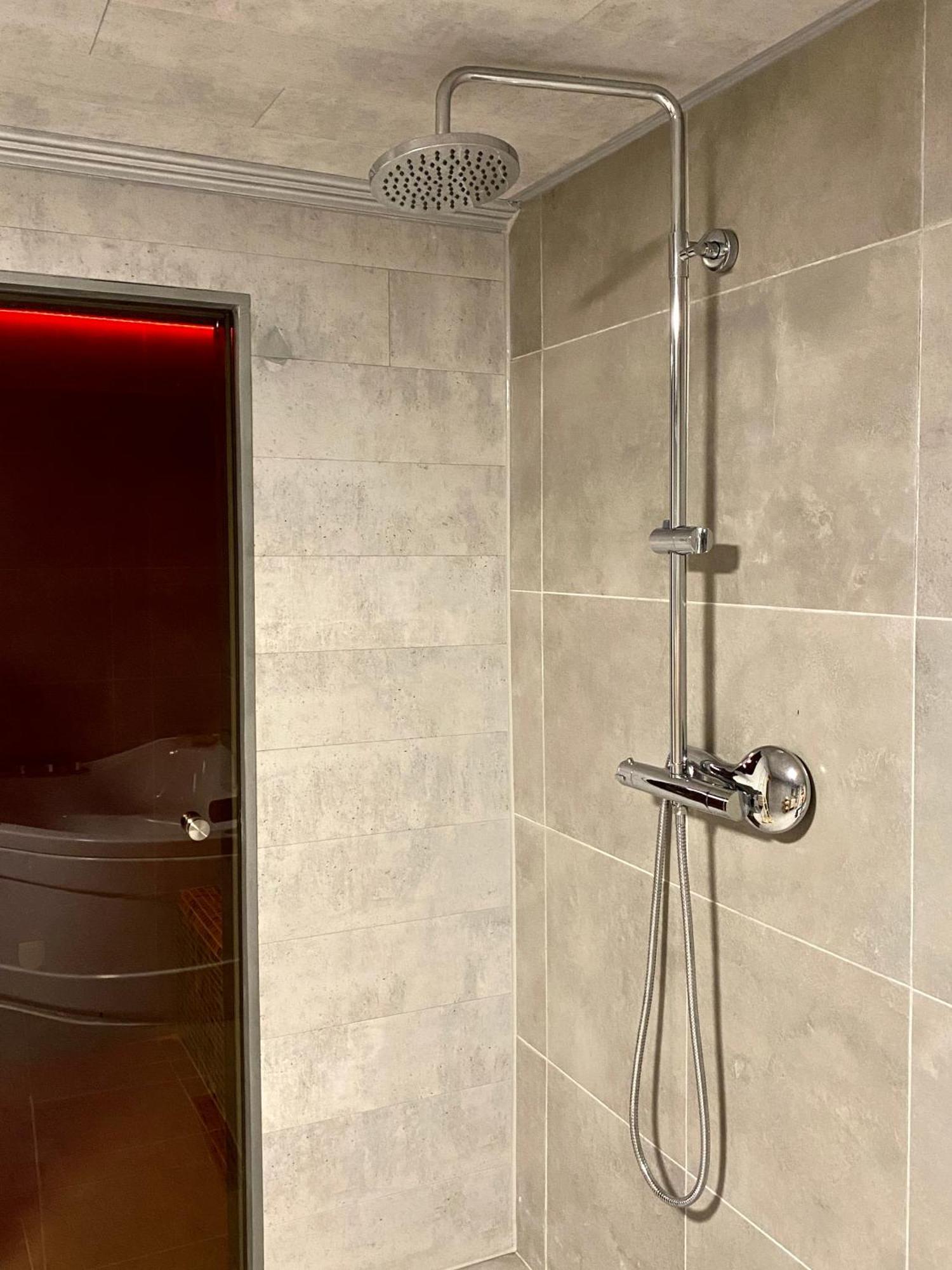 Superbe logement près de Bruxelles avec spa privé Esterno foto