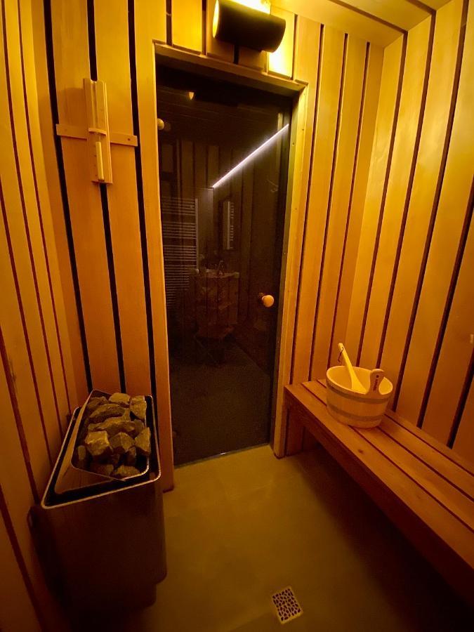 Superbe logement près de Bruxelles avec spa privé Esterno foto